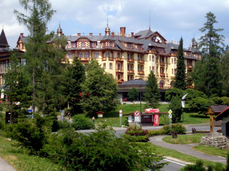 Grand Hotel - Wikipedia